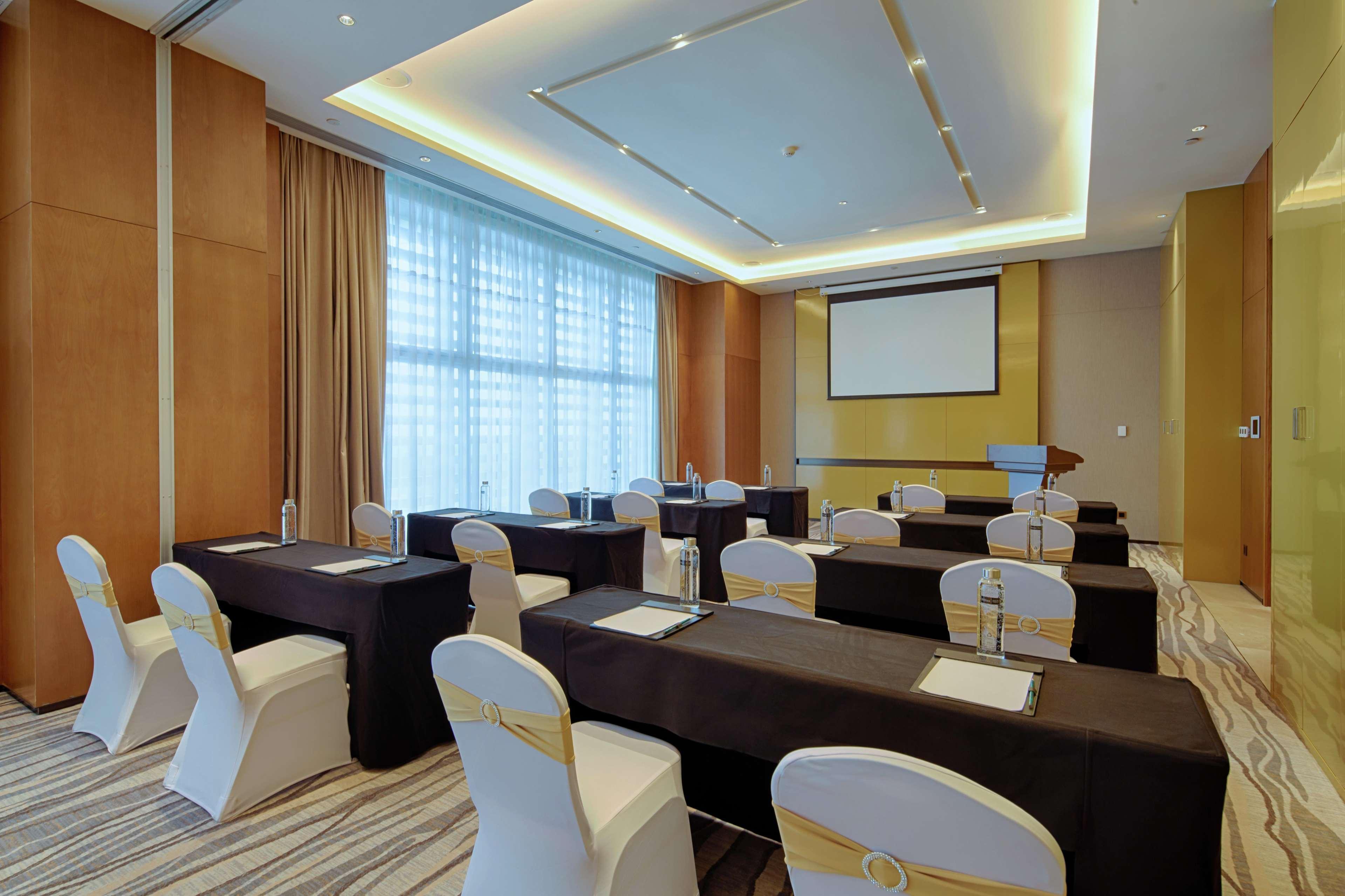 Hilton Garden Inn Zhuhai Hengqin Exterior photo